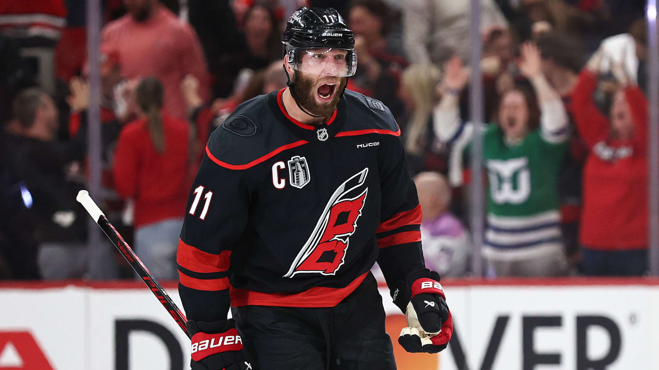 Staal looking to follow brother's footsteps by winning Cup with Hurricanes