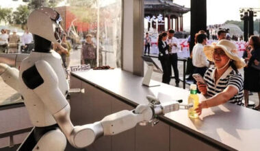 This Hong Kong store fired the humans. A robot runs it now