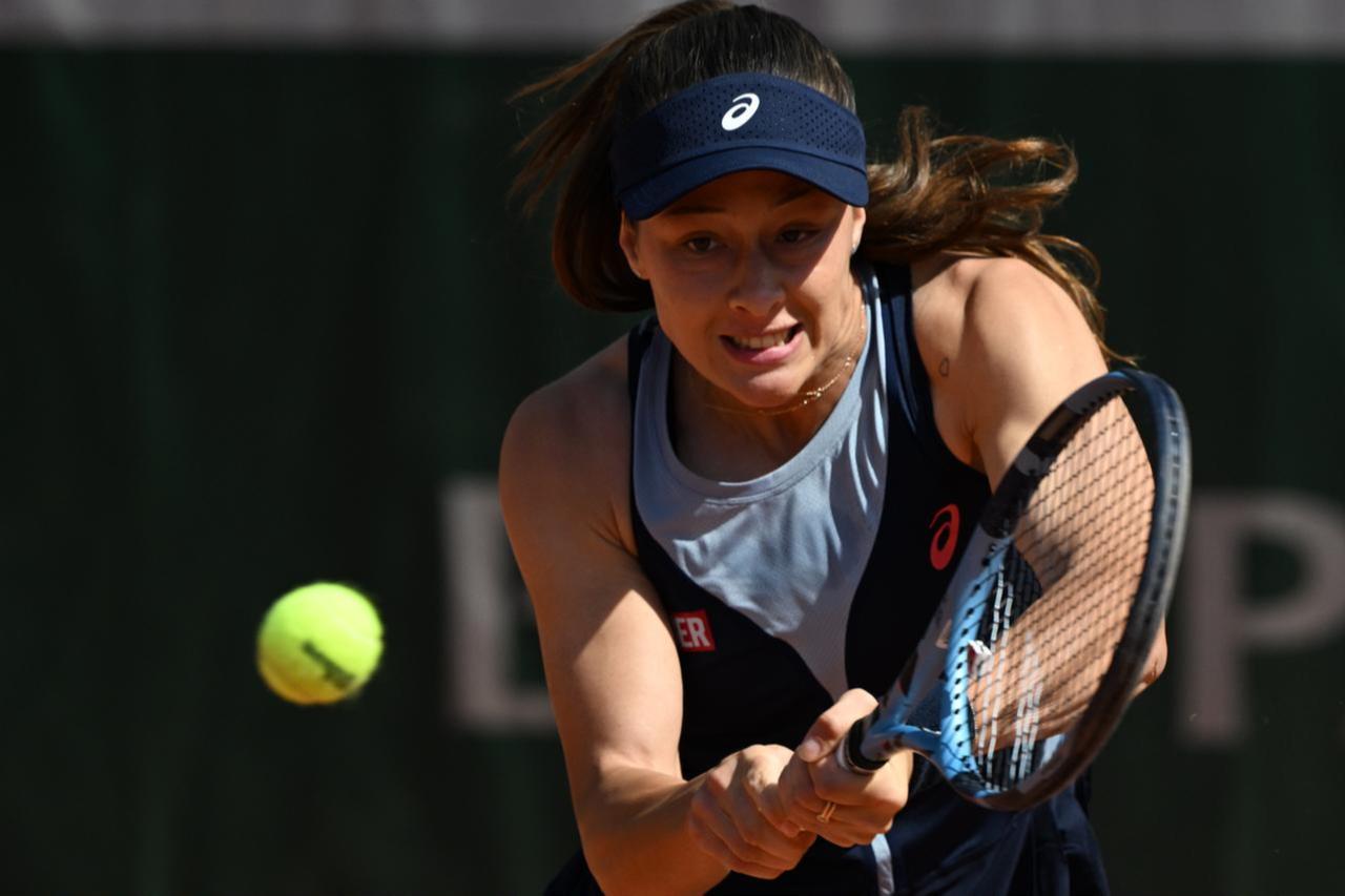 Zeynep Sonmez in action against Daria Kasatkina of Australia during the Women’s Singles first-round match on Day Two of the 2026 French Open at Roland Garros Stadium, May 25, 2026, Paris, France. (AA Photo)