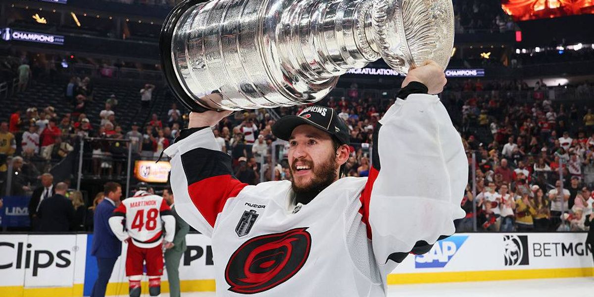 Revisiting Bruins' Brandon Bussi decision in wake of Stanley Cup heroics