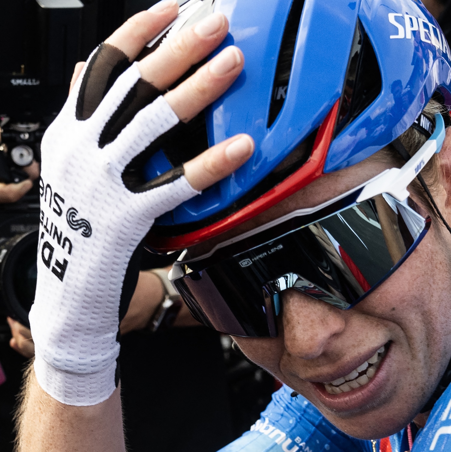 FDJ SUEZ Dutch rider Demi Vollering wearing the best climber's blue jersey (Maglia Azzura) reacts after crossing the finish line to win the Giro Italia Women 2026 - Tour of Italy Women cycling race after the 9th stage between Saluzzo and Saluzzo, Italy, on June 7, 2026. (Photo by MARCO BERTORELLO / AFP)