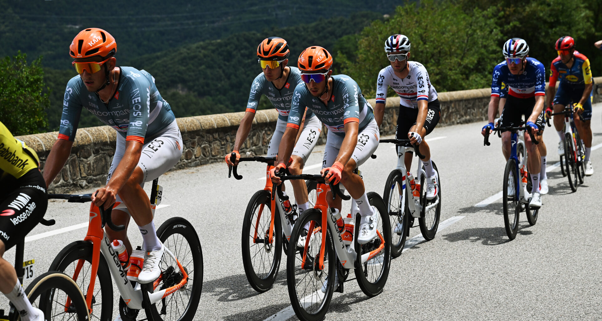 Duo move up ahead of TTT