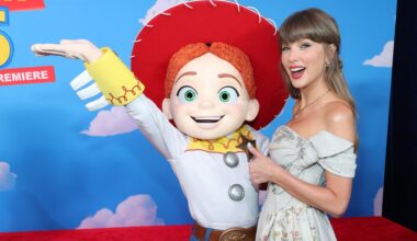 Taylor Swift's 'I Knew It, I Knew You' Makes No. 1 Hot 100 Debut