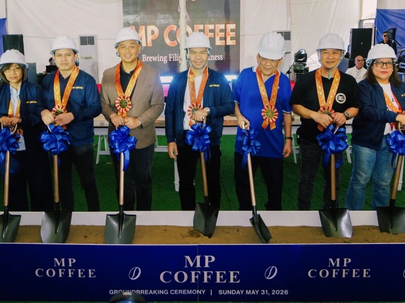 Former Sen. Manny Pacquiao (center) leads the groundbreaking ceremony for the MP Coffee Company flagship store at City di Mare in the South Road Properties (SRP). Joining him are Cebu City Vice Mayor Tomas Osmeña (right) and Ako Bisaya Party-list Rep. Sonny Lagon, among others. | Contributed photo