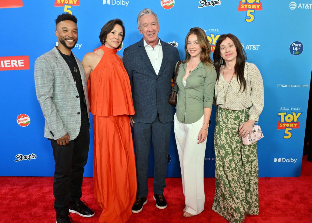 Tim Allen and family at the "Toy Story 5" premiere