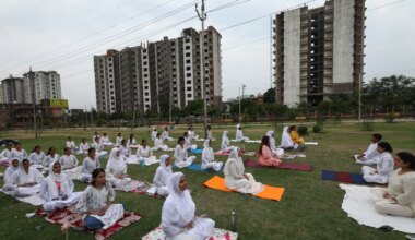 World Yoga Day 2026: "Faith Meets Fitness": Muslim Girls Along With Hindu Friends Perform Yoga In Jammu And Kashmir