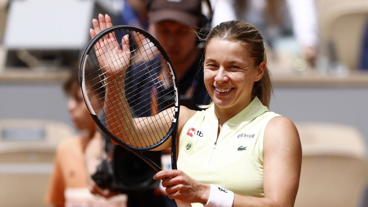 Poland’s Maja Chwalińska storms into French Open semi-finals - TVP World