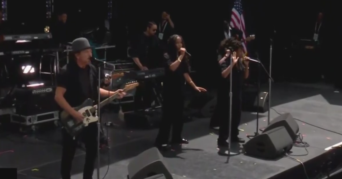 Eddie Vedder performs original song with "Guitars Over Guns" at Obama Center opening
