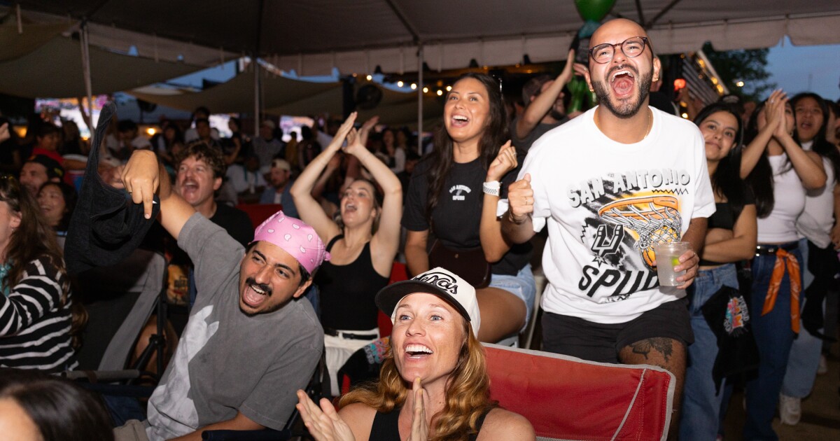 Spurs fans in Austin go all out as team aims for championship