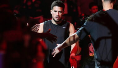 Suns' All-Star guard Devin Booker changes jersey number to No. 15 in honor of his dad