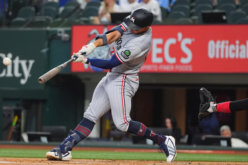 Twins score multiple runs in 1st again and complete 3-game sweep at Texas