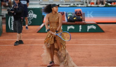 Aryna Sabalenka ends Naomi Osaka's fashion show at French Open
