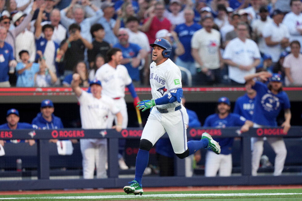 Springer and Blue Jays capitalize on Mets' mistakes in 2-1 win to snap 6-game skid