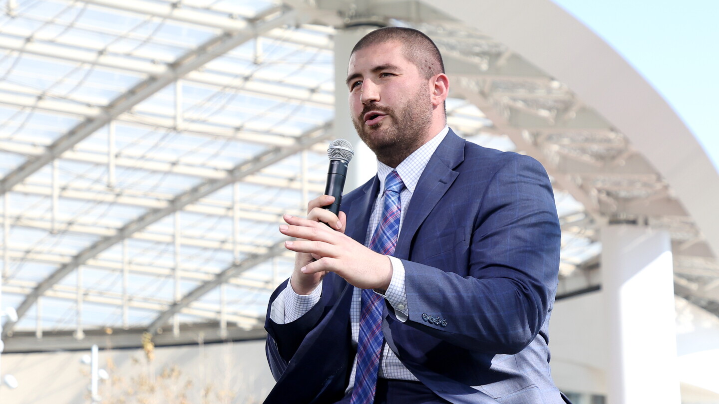 JC Tretter reiterates that the NFLPA is in no hurry to do a new CBA