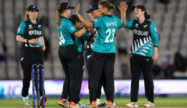 White Ferns win last-ball thriller to keep Cup hopes alive