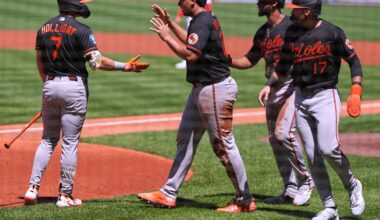 Orioles score 6 runs in the 1st inning to beat the Red Sox 8-2