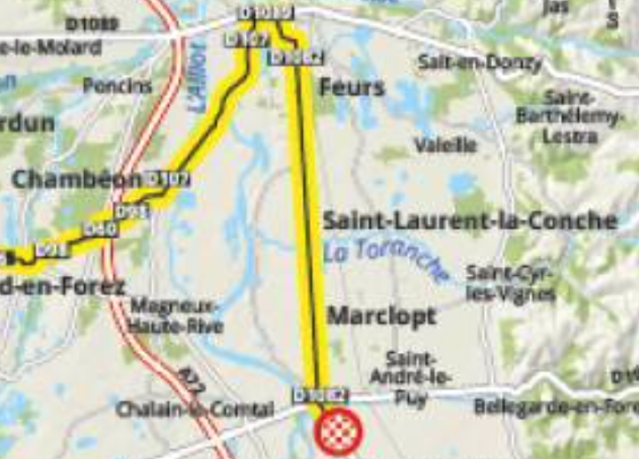 Bunch sprint final road for stage 4 Tour Auvergne-Rh&ocirc;ne-Alpes
