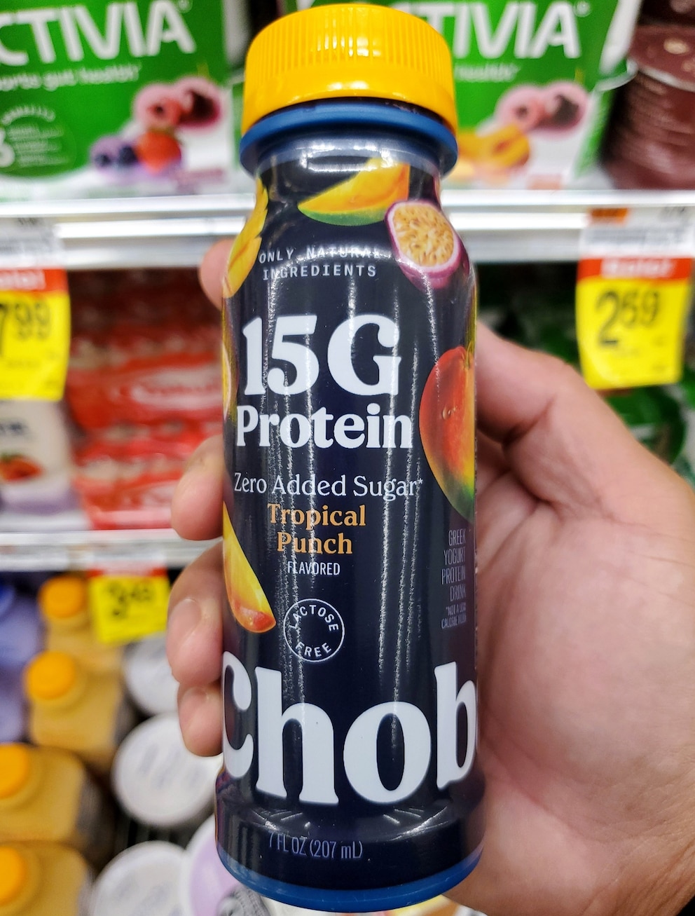 PHOTO: Delaware, U.S.A - Oct 29, 2025 - The Chobani Greek yogurt protein drink in the Tropical Punch flavor, featuring 15g of protein and zero added sugar