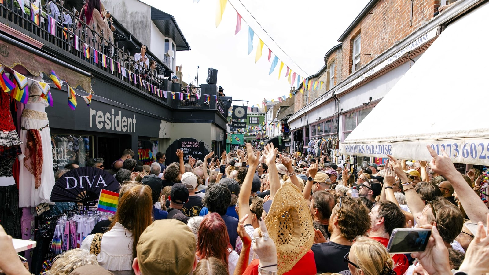 Nick Cave performs surprise gig on roof of record shop