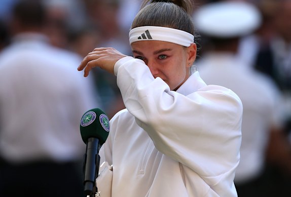 Karolina Muchova was fighting back tears in her post-match speech.