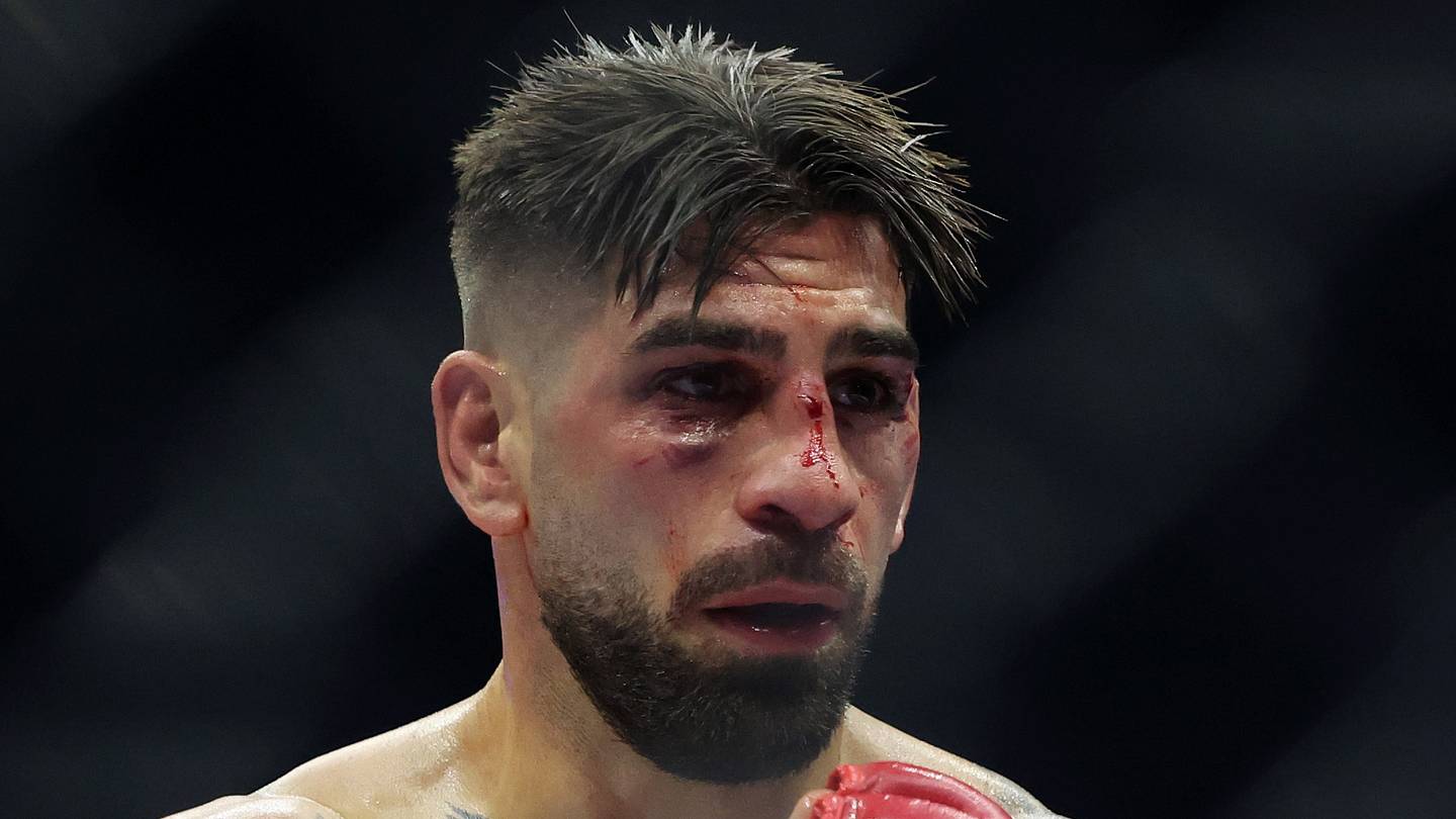 UFC Legend Jon Jones Explains Khamzat Chimaev Loss, Predicts Ilia Topuria Rebound
