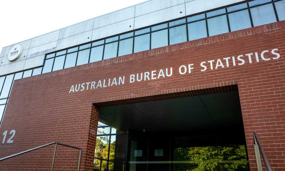 Australian job mobility slides to 7.2% as job hugging persists