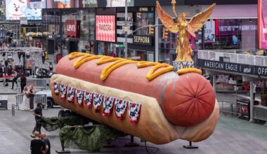 Artists’ monumental hot dog sculpture, now with patriotic toppings, returns to Times Square - The Art Newspaper