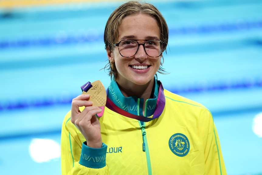Jenna Forrester with her gold medal at the Glasgow Commonwealth Games.