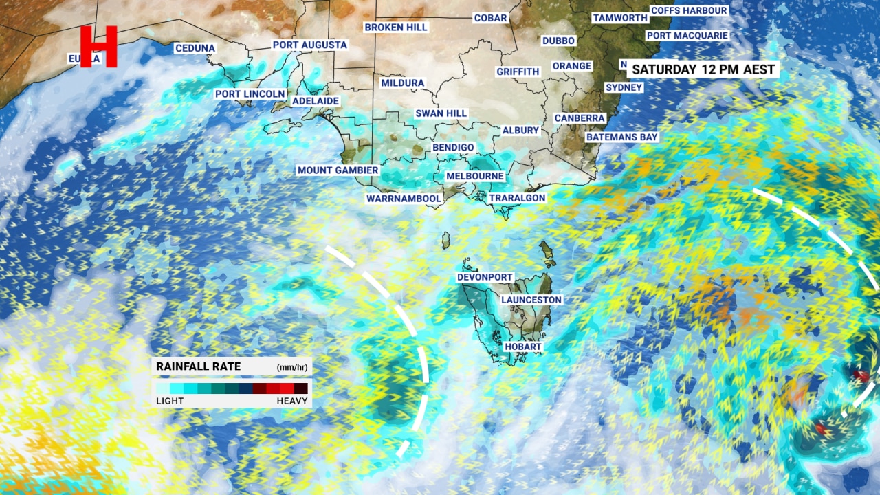 Cold snap sweeps southeast Australia as New South Wales and Queensland brace for plunging temperatures