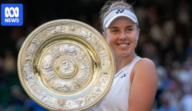 Linda Nosková survives Karolína Muchová fightback in all-Czech final to lift Wimbledon women's singles trophy