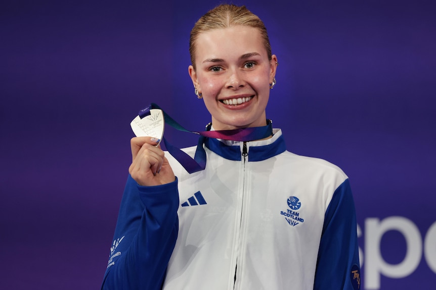 Katie Shanahan of Scotland on the podium after winning Commonwealth Games silver.