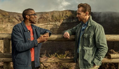Professor Chris Jackson and Tom Hiddleston discuss the events at Pompeii from atop Mt. Vesuvius.
