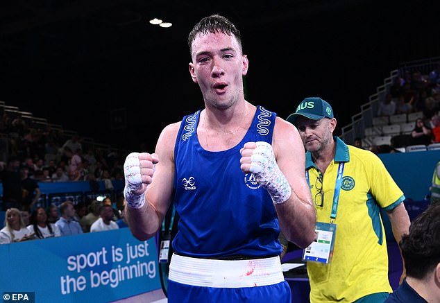 Paul Trainor has opened Australia's Commonwealth Games boxing campaign with a win that had the hosts fuming. The referee stopped the 80kg fight with 37 seconds left in the second round because of injury, after Trainor had knocked out Scot Alan Perrie's mouthguard