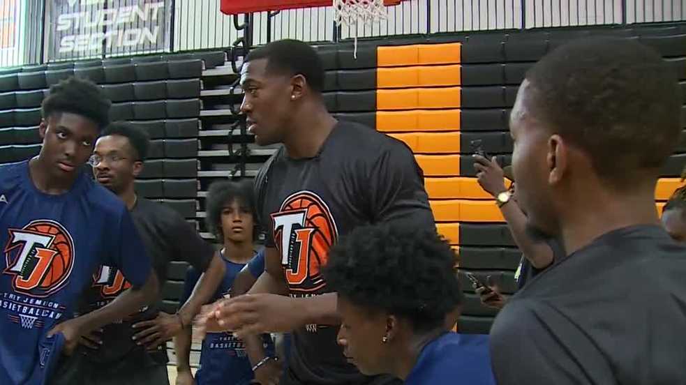 Former Hoover basketball player and NBA champion hosts camp, inspiring next generation of players