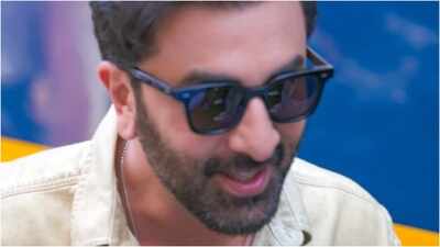 'Ramayana': Ranbir Kapoor touches Sunny Deol and Kumar Vishwas' feet at the Pratham Sankalp event