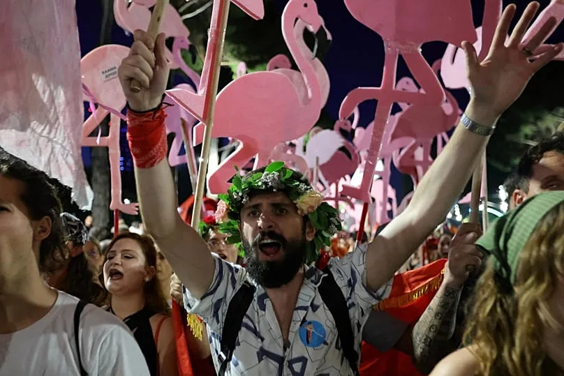 Mass rally in Tirana against plans to build a tourist complex linked to the Trump family