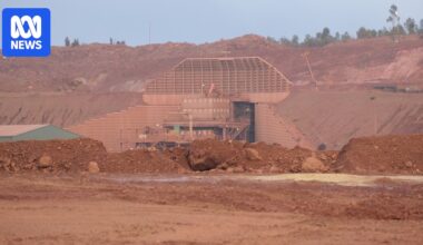 Alcoa to buy South32's alumina and bauxite assets for $8b
