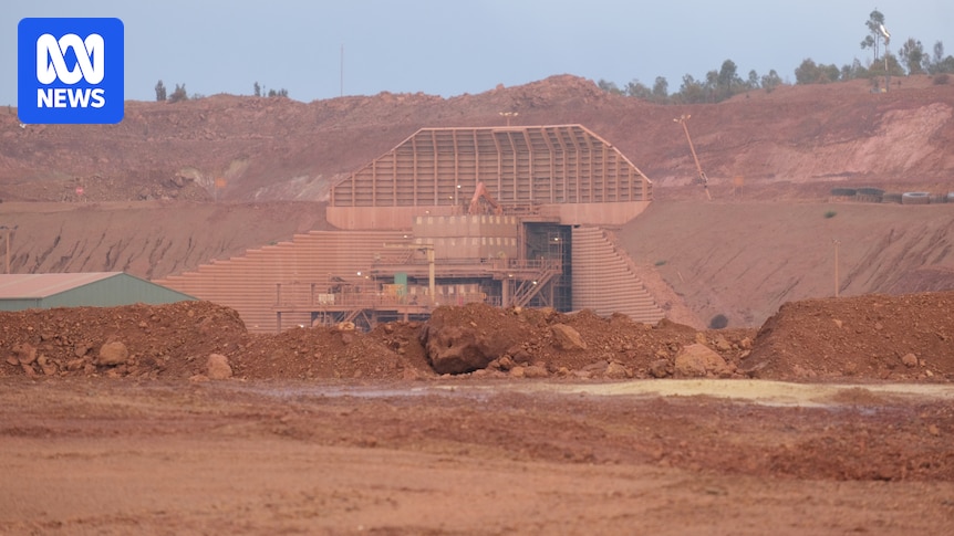 Alcoa to buy South32's alumina and bauxite assets for $8b
