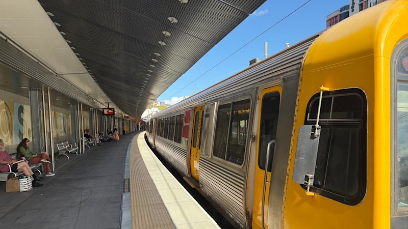 Queensland Rail strikes deal with some unions, reduced train timetable to continue