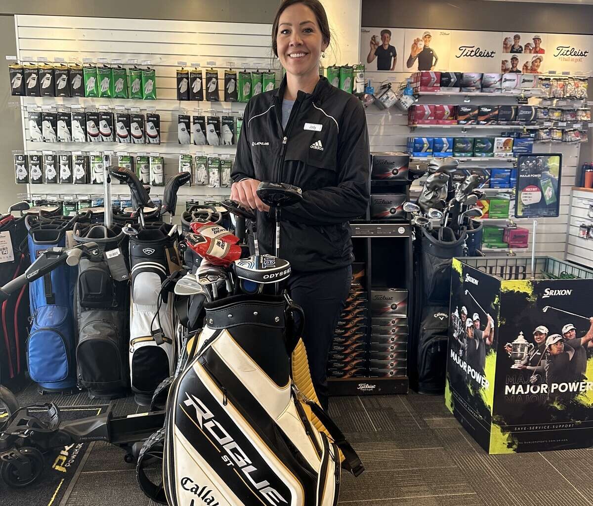 Swing into holidays with the Deniliquin Golf Club