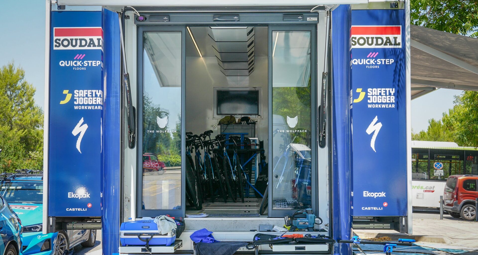 Tour de France tech van