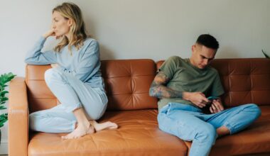 2 Signs Your Relationship Runs On Routine, Not Love, By A Psychologist