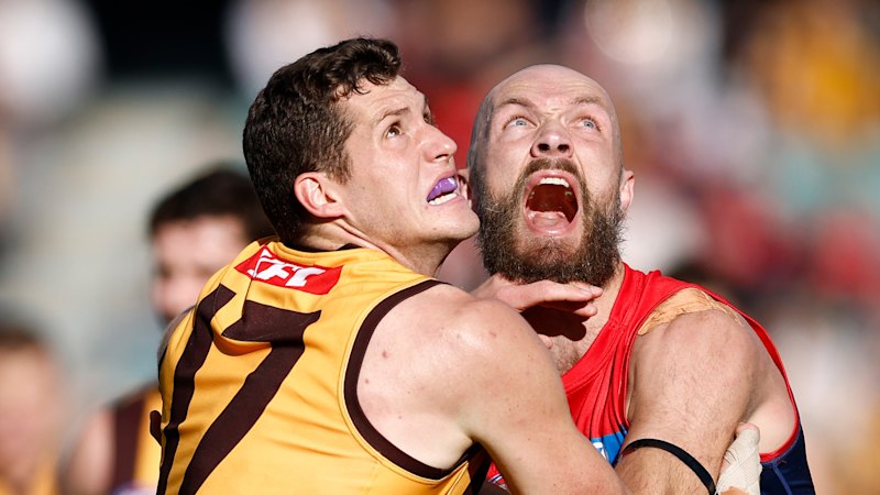 AFL 2026: Brayden Maynard and Touk Miller got hefty fines for umpire contact. They should have been suspended