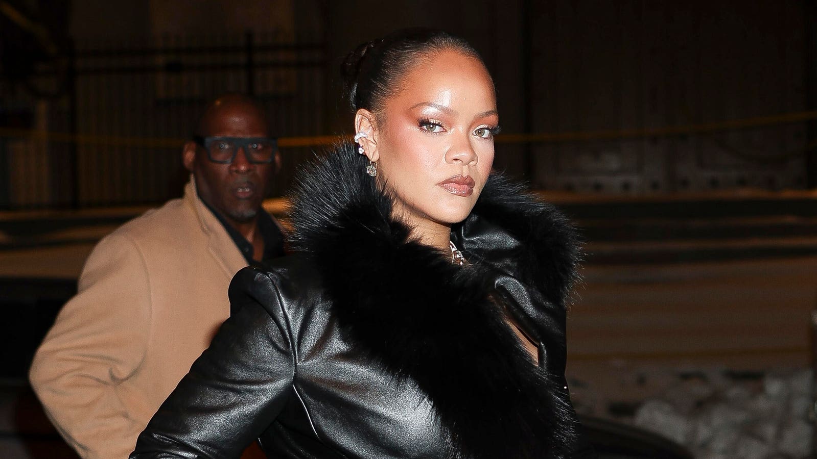 Rihanna’s Dance-Pop Smash Ties Her Fan-Favorite Album Cut