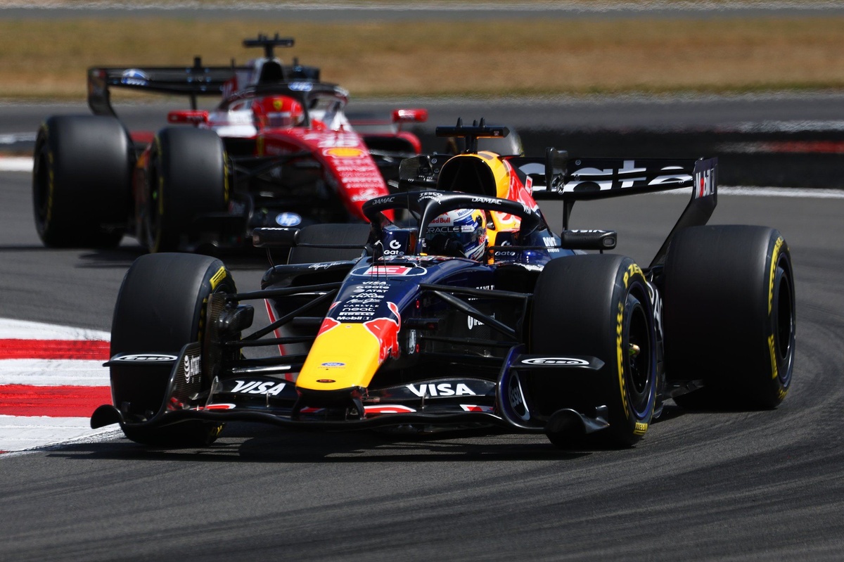 FIA looking into Red Bull and Ferrari's rotating F1 wings after Max Verstappen's crashes