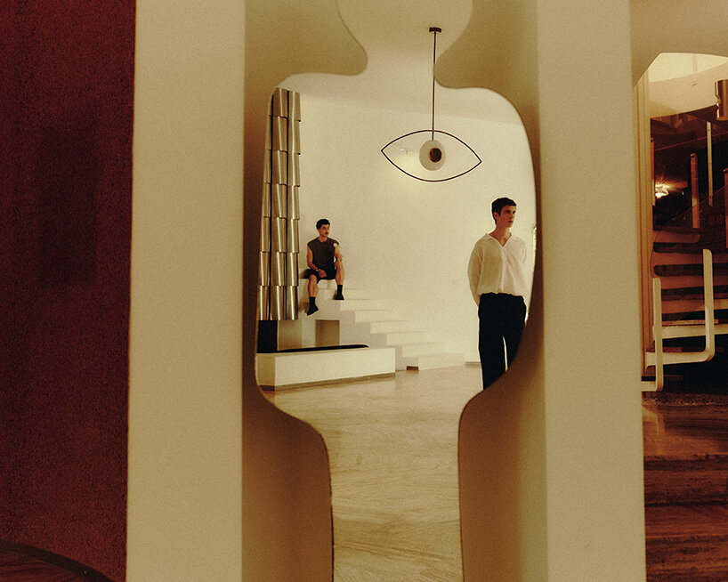 gerard & kelly reinhabit modernist villa benkemoun in arles with site-specific performance - 4
