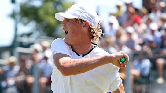 Cruz Hewitt has reached the quarter-finals of the boys’ tournament at Wimbledon.