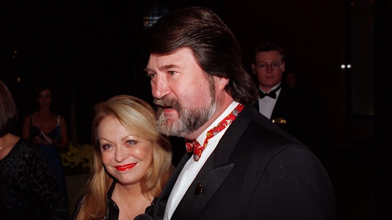 Derryn Hinch and Jacki Weaver, Lynda Stoner: How the brash TV journalist’s former high-profile actor wife and partner maintained a lifelong bond