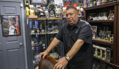 Longtime Spurs fans stung by having their season tickets yanked