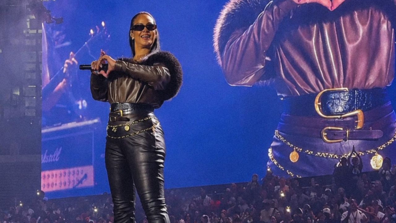 Rihanna Just Marked Her Return to the Stage in Summer’s Most Divisive Trend